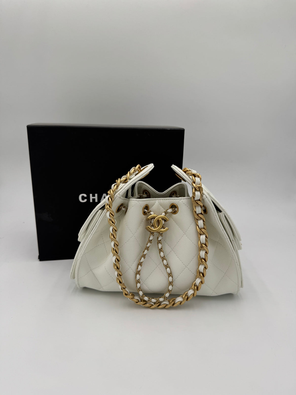 Borsa white